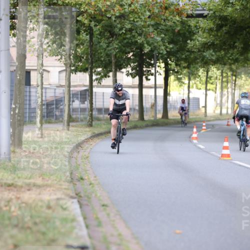 11.08.2024 - GEWOBA Citytriathlon Bremen H.Heesch http://msf.ph/oto/6770301 11.08.2024 10:37:45 Radfahren 1, 59 meine-sportfotos.de