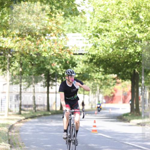 11.08.2024 - GEWOBA Citytriathlon Bremen H.Heesch http://msf.ph/oto/6770303 11.08.2024 10:44:46 Radfahren 44, 81 meine-sportfotos.de