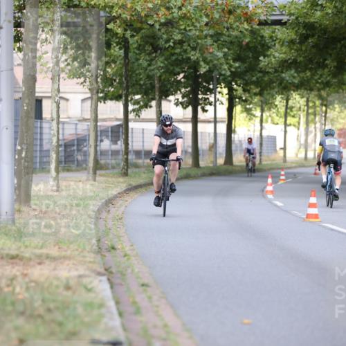 11.08.2024 - GEWOBA Citytriathlon Bremen H.Heesch http://msf.ph/oto/6770311 11.08.2024 10:37:46 Radfahren 1, 59 meine-sportfotos.de