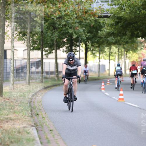 11.08.2024 - GEWOBA Citytriathlon Bremen H.Heesch http://msf.ph/oto/6770320 11.08.2024 10:37:47 Radfahren 1, 59 meine-sportfotos.de