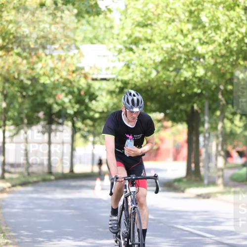 11.08.2024 - GEWOBA Citytriathlon Bremen H.Heesch http://msf.ph/oto/6770335 11.08.2024 10:44:47 Radfahren 44, 81 meine-sportfotos.de