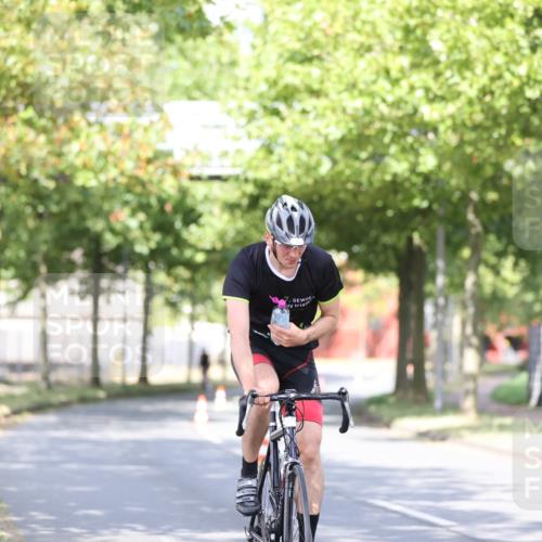 11.08.2024 - GEWOBA Citytriathlon Bremen H.Heesch http://msf.ph/oto/6770338 11.08.2024 10:44:47 Radfahren 44, 81 meine-sportfotos.de