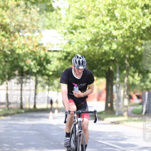 11.08.2024 - GEWOBA Citytriathlon Bremen H.Heesch http://msf.ph/oto/6770341 11.08.2024 10:44:47 Radfahren 44, 81 meine-sportfotos.de