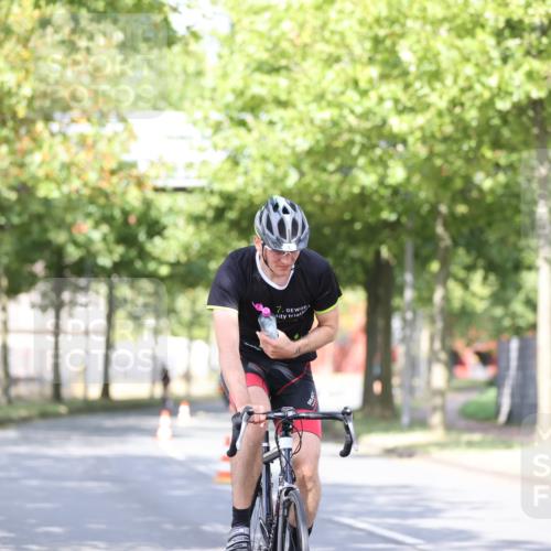 11.08.2024 - GEWOBA Citytriathlon Bremen H.Heesch http://msf.ph/oto/6770344 11.08.2024 10:44:47 Radfahren 44, 81 meine-sportfotos.de