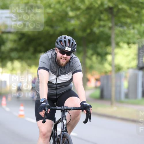11.08.2024 - GEWOBA Citytriathlon Bremen H.Heesch http://msf.ph/oto/6770347 11.08.2024 10:37:48 Radfahren 1, 59 meine-sportfotos.de