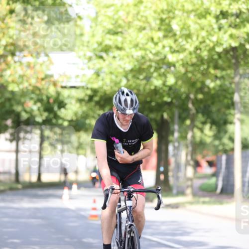 11.08.2024 - GEWOBA Citytriathlon Bremen H.Heesch http://msf.ph/oto/6770348 11.08.2024 10:44:47 Radfahren 44, 81 meine-sportfotos.de