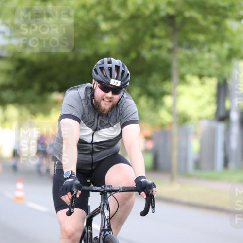 11.08.2024 - GEWOBA Citytriathlon Bremen H.Heesch http://msf.ph/oto/6770350 11.08.2024 10:37:48 Radfahren 1, 59 meine-sportfotos.de