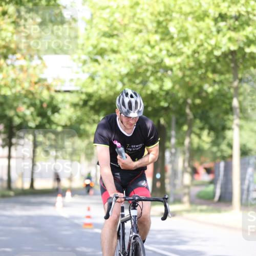 11.08.2024 - GEWOBA Citytriathlon Bremen H.Heesch http://msf.ph/oto/6770352 11.08.2024 10:44:47 Radfahren 44, 81 meine-sportfotos.de