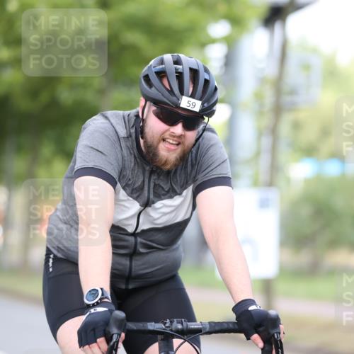 11.08.2024 - GEWOBA Citytriathlon Bremen H.Heesch http://msf.ph/oto/6770367 11.08.2024 10:37:48 Radfahren 1, 59 meine-sportfotos.de