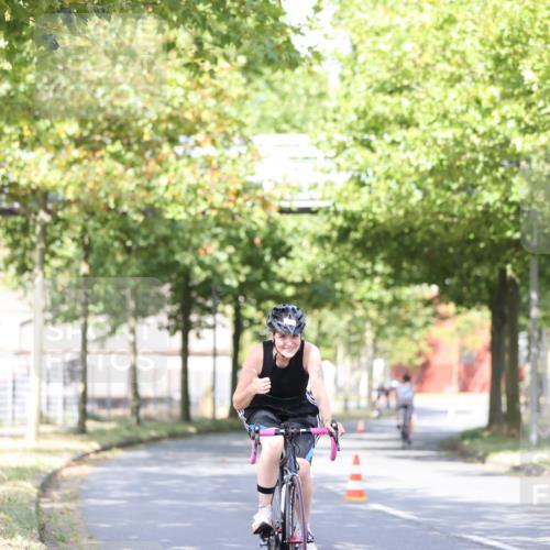 11.08.2024 - GEWOBA Citytriathlon Bremen H.Heesch http://msf.ph/oto/6770374 11.08.2024 10:44:56 Radfahren 13, 44, 81, 97 meine-sportfotos.de