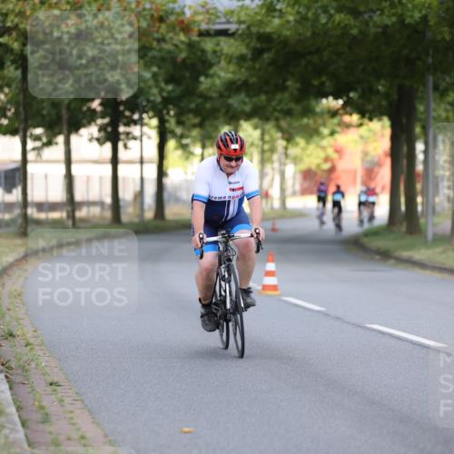 11.08.2024 - GEWOBA Citytriathlon Bremen H.Heesch http://msf.ph/oto/6770376 11.08.2024 10:37:52 Radfahren 1, 59 meine-sportfotos.de