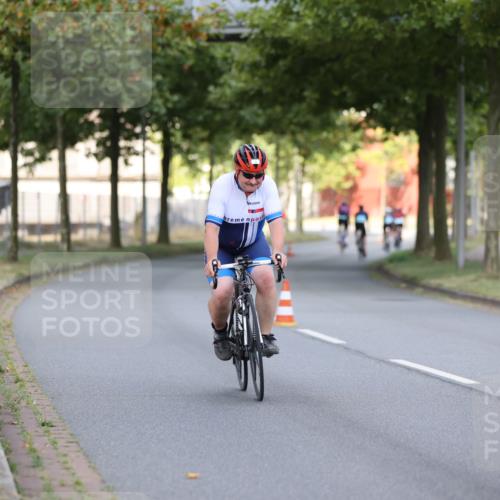 11.08.2024 - GEWOBA Citytriathlon Bremen H.Heesch http://msf.ph/oto/6770379 11.08.2024 10:37:52 Radfahren 1, 59 meine-sportfotos.de