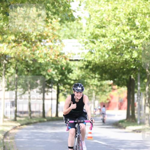 11.08.2024 - GEWOBA Citytriathlon Bremen H.Heesch http://msf.ph/oto/6770385 11.08.2024 10:44:56 Radfahren 13, 44, 81, 97 meine-sportfotos.de
