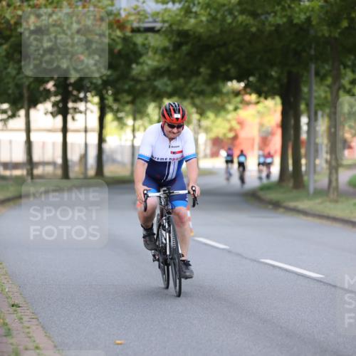 11.08.2024 - GEWOBA Citytriathlon Bremen H.Heesch http://msf.ph/oto/6770386 11.08.2024 10:37:52 Radfahren 1, 59 meine-sportfotos.de