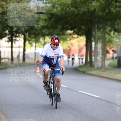 11.08.2024 - GEWOBA Citytriathlon Bremen H.Heesch http://msf.ph/oto/6770396 11.08.2024 10:37:52 Radfahren 1, 59 meine-sportfotos.de