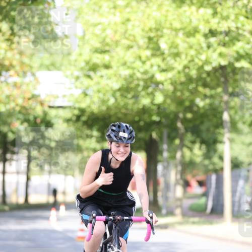 11.08.2024 - GEWOBA Citytriathlon Bremen H.Heesch http://msf.ph/oto/6770418 11.08.2024 10:44:57 Radfahren 13, 44, 54, 97 meine-sportfotos.de