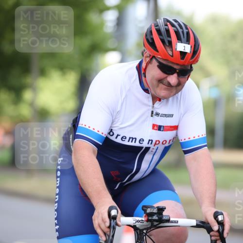 11.08.2024 - GEWOBA Citytriathlon Bremen H.Heesch http://msf.ph/oto/6770429 11.08.2024 10:37:53 Radfahren 1, 59 meine-sportfotos.de