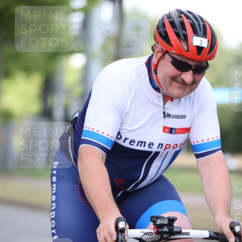 11.08.2024 - GEWOBA Citytriathlon Bremen H.Heesch http://msf.ph/oto/6770432 11.08.2024 10:37:53 Radfahren 1, 59 meine-sportfotos.de