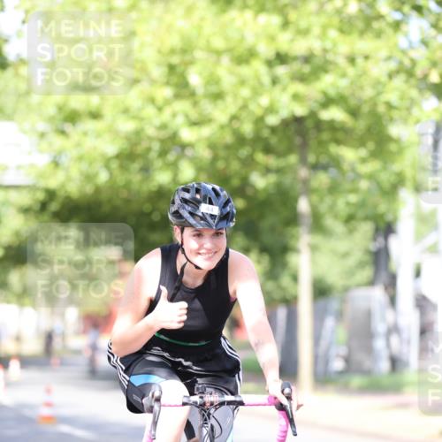 11.08.2024 - GEWOBA Citytriathlon Bremen H.Heesch http://msf.ph/oto/6770433 11.08.2024 10:44:57 Radfahren 13, 44, 54, 97 meine-sportfotos.de