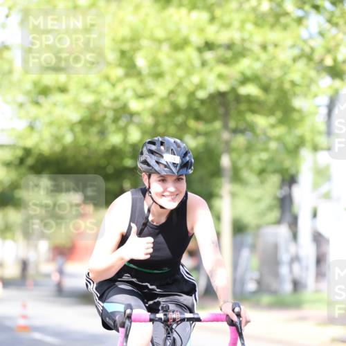 11.08.2024 - GEWOBA Citytriathlon Bremen H.Heesch http://msf.ph/oto/6770436 11.08.2024 10:44:57 Radfahren 13, 44, 54, 97 meine-sportfotos.de