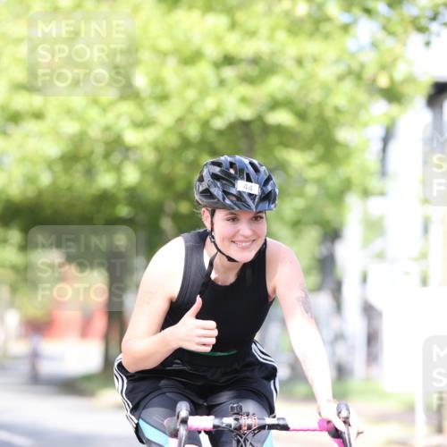 11.08.2024 - GEWOBA Citytriathlon Bremen H.Heesch http://msf.ph/oto/6770441 11.08.2024 10:44:57 Radfahren 13, 44, 54, 97 meine-sportfotos.de