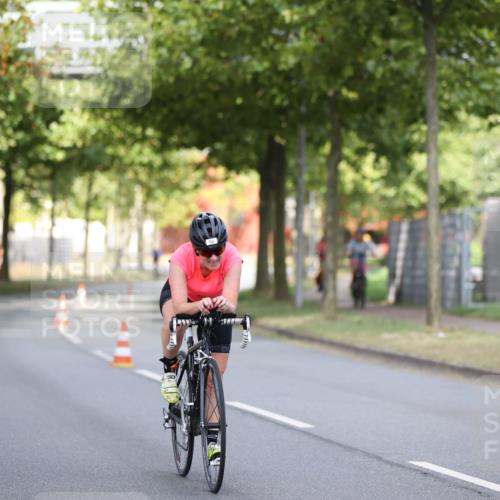 11.08.2024 - GEWOBA Citytriathlon Bremen H.Heesch http://msf.ph/oto/6770454 11.08.2024 10:38:08 Radfahren 3, 52, 56, 94 meine-sportfotos.de