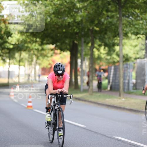 11.08.2024 - GEWOBA Citytriathlon Bremen H.Heesch http://msf.ph/oto/6770457 11.08.2024 10:38:08 Radfahren 3, 52, 56, 94 meine-sportfotos.de