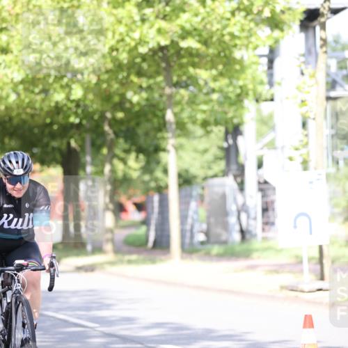 11.08.2024 - GEWOBA Citytriathlon Bremen H.Heesch http://msf.ph/oto/6770466 11.08.2024 10:45:07 Radfahren 13, 51, 54, 97 meine-sportfotos.de