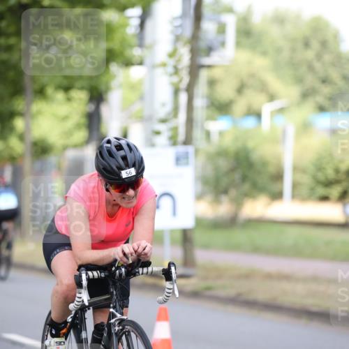 11.08.2024 - GEWOBA Citytriathlon Bremen H.Heesch http://msf.ph/oto/6770470 11.08.2024 10:38:08 Radfahren 3, 52, 56, 94 meine-sportfotos.de