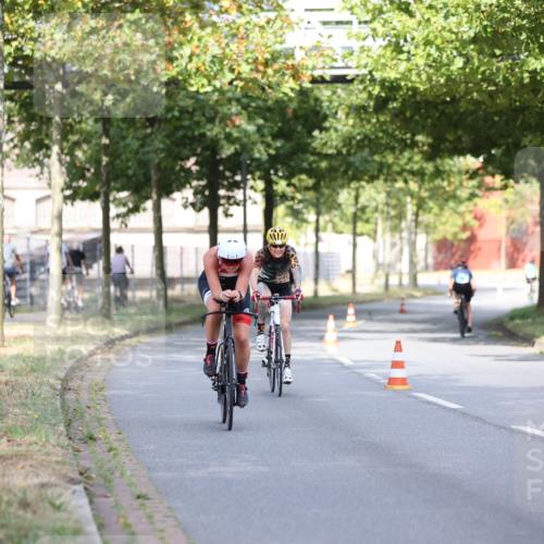 11.08.2024 - GEWOBA Citytriathlon Bremen H.Heesch http://msf.ph/oto/6770488 11.08.2024 10:38:11 Radfahren 3, 52, 56, 94, 95 meine-sportfotos.de