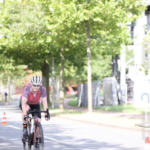 11.08.2024 - GEWOBA Citytriathlon Bremen H.Heesch http://msf.ph/oto/6770516 11.08.2024 10:45:12 Radfahren 13, 51, 54, 97 meine-sportfotos.de