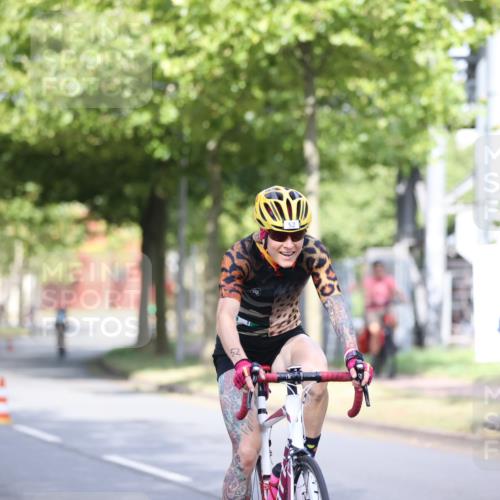 11.08.2024 - GEWOBA Citytriathlon Bremen H.Heesch http://msf.ph/oto/6770523 11.08.2024 10:38:13 Radfahren 3, 52, 56, 94, 95 meine-sportfotos.de