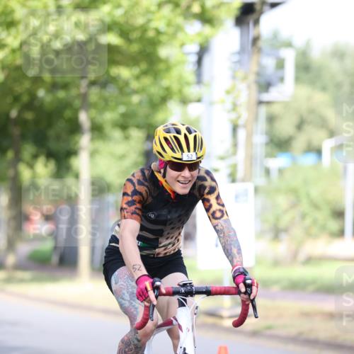 11.08.2024 - GEWOBA Citytriathlon Bremen H.Heesch http://msf.ph/oto/6770535 11.08.2024 10:38:13 Radfahren 3, 52, 56, 94, 95 meine-sportfotos.de