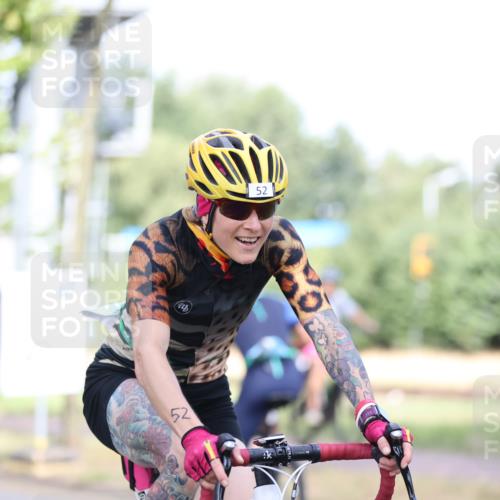 11.08.2024 - GEWOBA Citytriathlon Bremen H.Heesch http://msf.ph/oto/6770547 11.08.2024 10:38:14 Radfahren 3, 52, 56, 94, 95 meine-sportfotos.de