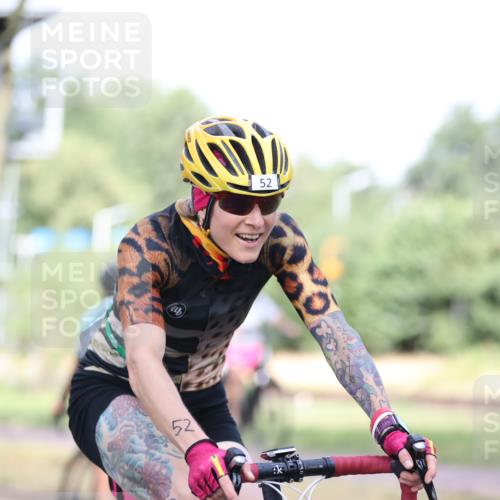 11.08.2024 - GEWOBA Citytriathlon Bremen H.Heesch http://msf.ph/oto/6770549 11.08.2024 10:38:14 Radfahren 3, 52, 56, 94, 95 meine-sportfotos.de