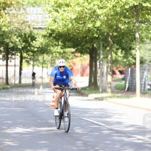 11.08.2024 - GEWOBA Citytriathlon Bremen H.Heesch http://msf.ph/oto/6770589 11.08.2024 10:45:22 Radfahren 51, 54, 93 meine-sportfotos.de