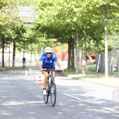 11.08.2024 - GEWOBA Citytriathlon Bremen H.Heesch http://msf.ph/oto/6770595 11.08.2024 10:45:22 Radfahren 51, 54, 93 meine-sportfotos.de