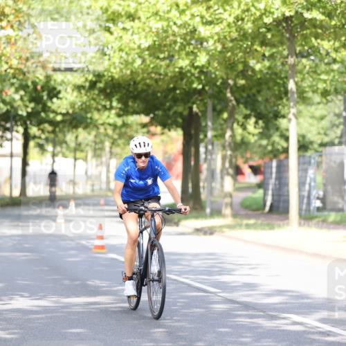 11.08.2024 - GEWOBA Citytriathlon Bremen H.Heesch http://msf.ph/oto/6770603 11.08.2024 10:45:23 Radfahren 51, 93 meine-sportfotos.de