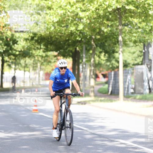 11.08.2024 - GEWOBA Citytriathlon Bremen H.Heesch http://msf.ph/oto/6770616 11.08.2024 10:45:23 Radfahren 51, 93 meine-sportfotos.de
