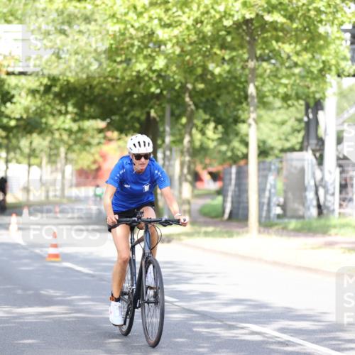 11.08.2024 - GEWOBA Citytriathlon Bremen H.Heesch http://msf.ph/oto/6770627 11.08.2024 10:45:23 Radfahren 51, 93 meine-sportfotos.de