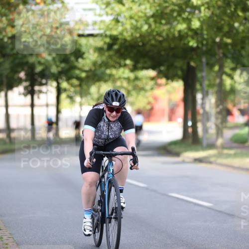 11.08.2024 - GEWOBA Citytriathlon Bremen H.Heesch http://msf.ph/oto/6770636 11.08.2024 10:38:24 Radfahren 3, 4, 11, 29, 43, 52, 58, 94, 95 meine-sportfotos.de