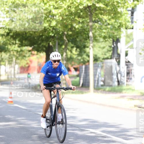 11.08.2024 - GEWOBA Citytriathlon Bremen H.Heesch http://msf.ph/oto/6770637 11.08.2024 10:45:23 Radfahren 51, 93 meine-sportfotos.de