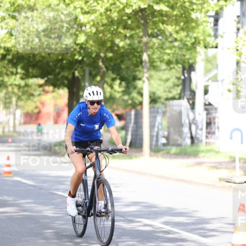 11.08.2024 - GEWOBA Citytriathlon Bremen H.Heesch http://msf.ph/oto/6770641 11.08.2024 10:45:23 Radfahren 51, 93 meine-sportfotos.de
