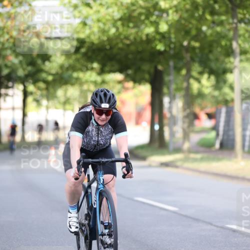 11.08.2024 - GEWOBA Citytriathlon Bremen H.Heesch http://msf.ph/oto/6770647 11.08.2024 10:38:24 Radfahren 3, 4, 11, 29, 43, 52, 58, 94, 95 meine-sportfotos.de