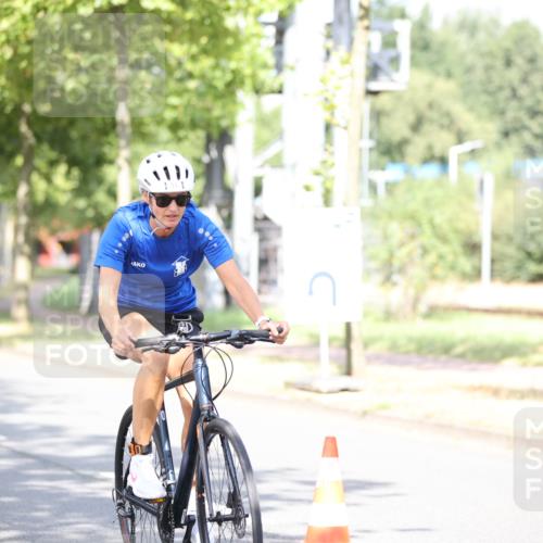 11.08.2024 - GEWOBA Citytriathlon Bremen H.Heesch http://msf.ph/oto/6770670 11.08.2024 10:45:23 Radfahren 51, 93 meine-sportfotos.de