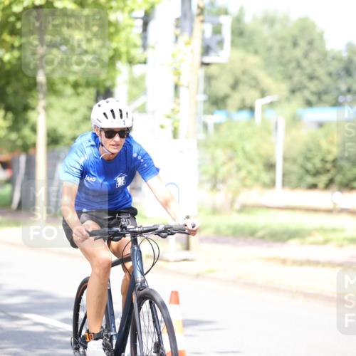 11.08.2024 - GEWOBA Citytriathlon Bremen H.Heesch http://msf.ph/oto/6770677 11.08.2024 10:45:23 Radfahren 51, 93 meine-sportfotos.de