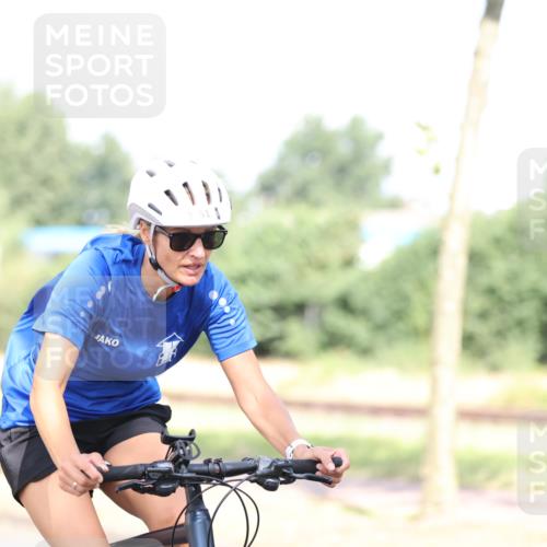11.08.2024 - GEWOBA Citytriathlon Bremen H.Heesch http://msf.ph/oto/6770705 11.08.2024 10:45:24 Radfahren 51, 93 meine-sportfotos.de