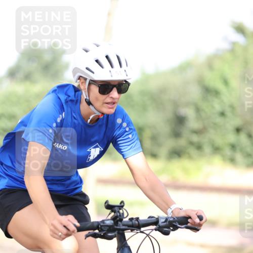 11.08.2024 - GEWOBA Citytriathlon Bremen H.Heesch http://msf.ph/oto/6770714 11.08.2024 10:45:24 Radfahren 51, 93 meine-sportfotos.de