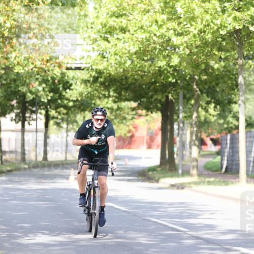 11.08.2024 - GEWOBA Citytriathlon Bremen H.Heesch http://msf.ph/oto/6770722 11.08.2024 10:45:30 Radfahren 51, 93 meine-sportfotos.de