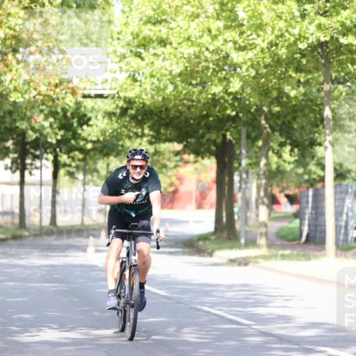 11.08.2024 - GEWOBA Citytriathlon Bremen H.Heesch http://msf.ph/oto/6770729 11.08.2024 10:45:30 Radfahren 51, 93 meine-sportfotos.de